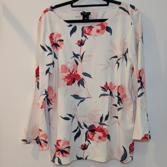 4 For $20 Ann Taylor Factory Petite Watercolor Floral Top LP White Pink - Picture 2 of 6